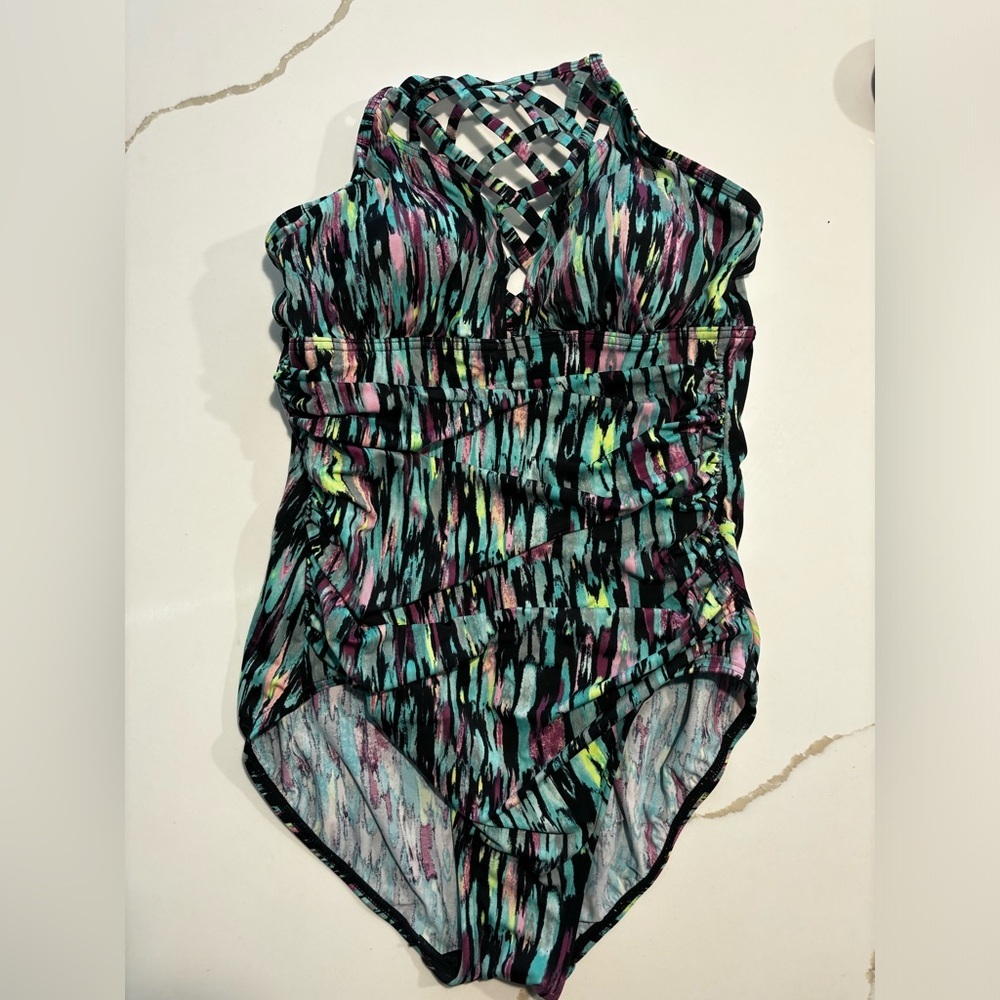 Dreamsuit by Miraclesuit Women’s Size 12 One Piece